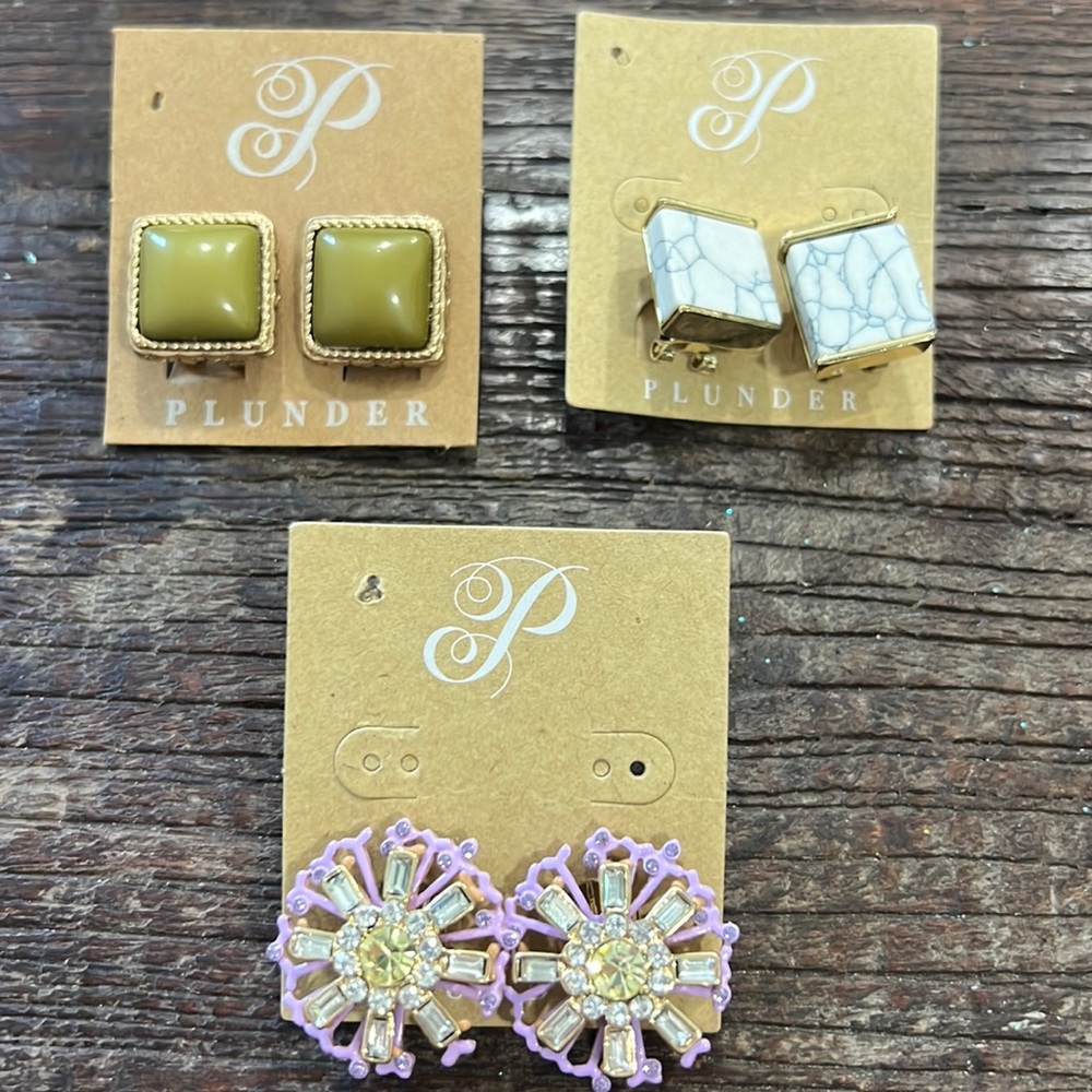 Plunder lot of 3 stud earring with the option to be clip on earrings.